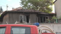 Каква е причината за пожара в Хасково, при който пострадаха дете и баба му?