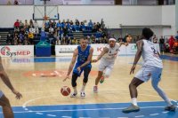 Павлин Иванов записа 14 точки, но Сибиу загуби втория мач от плейофите за пето-осмо място в румънското първенство по баскетбол