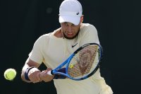 Адриан Андреев разгроми 16-годишен американец и се класира за втория кръг на турнир по тенис от сериите Чалънджър