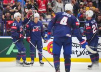 САЩ записа дебютен успех на световното по хокей на лед, Канада започна с победа защитата на титлата