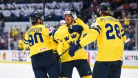 Швеция удари САЩ на старта на световното по хокей на лед