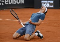 снимка 7 Александър Зверев спечели втората си титла на турнира от сериите ATP 1000 в Рим