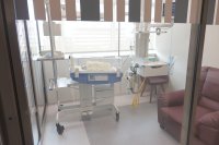 Лекари в столична болница спасиха бебе на 22 дни с коклюш
