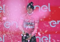 Лидерът в генералното класиране Тадей Погачар записа пета етапна победа в обиколката на Италия