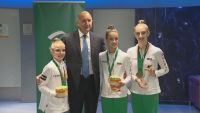 Президентът Румен Радев се срещна с българските гимнастички в Будапеща (СНИМКИ)