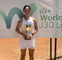 16-годишната Ема Томова стана двойна шампионка на турнир от ITF в Кипър