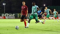 Локомотив София ще опита да спре перфектната серия на Берое по пътя към оцеляването