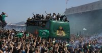 Феновете на Панатинайкос боядисаха Атина зелена след триумфа на отбора в Евролигата