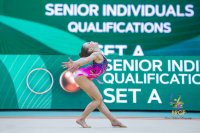 Стилияна Николова поведе във временното класиране за многобоя на европейското по художествена гимнастика, Боряна Калейн заема пета позиция