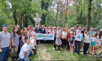 Отбелязаха 2 юни и пред бюст-паметника на Христо Ботев в Букурещ