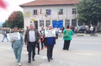 Жителите на пострадалите от наводненията в Карловско села затварят Подбалканския път