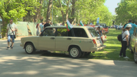 Парад на ретро автомобили събра 200 шедьовъра в Русе