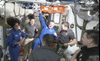 Първите астронавти на космическия кораб на "Боинг" пристигнаха на МКС