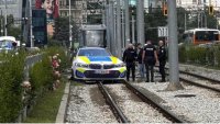 Колаж с полицейска кола върху трамвайни релси в София стана хит в социалните мрежи