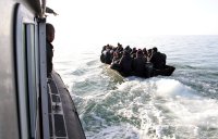 Десет мигранти загинаха при корабокрушение в Средиземно море