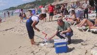 Пълен плаж в Кранево, въпреки предупрежденията на РЗИ за къпането