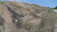 Гудроновите ями на старото сметище край Русе преляха заради жегите