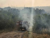 Продължава борбата с пожарите в Сакар планина, няма опасност за населени места