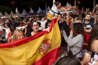 Алкарас и испанските национали ще празнуват заедно