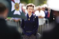 Британската принцеса Ан се завръща към кралските си задължения