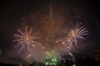 Фойерверките в Деня на Бастилията поставиха акцент върху предстоящите Олимпийски игри