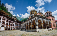 Пътят между Рилския манастир и гроба на Св. Иван Рилски е в окаяно състояние