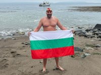 Петър Стойчев преплува успешно Северния канал