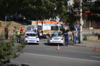 снимка 3 Микробус на свободен ход блъсна и уби жена в Бургас (СНИМКИ)