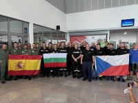 "Благодарим за невероятната помощ": Изпратиха екипите от Испания и Чехия, помогнали в борбата с пожарите