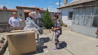 Млад мъж от Първомайско дарява и ремонтира инвалидни колички