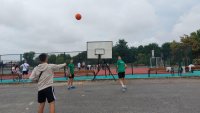 Волейболни национали зарадваха деца от домове в Брезово и Зелениково
