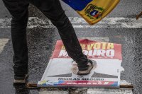 Сблъсъци във Венецуела: Опозицията обвинява Мадуро в изфабрикувана победа