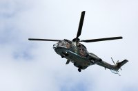 Вертолет "Кугър" започна облитане на горящите складове в района на Елин Пелин