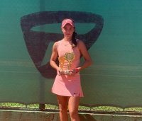 Безкомпромисна Елеонора Тонева спечели престижен турнир по тенис на сингъл за девойки до 16 г.