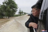 Ким Чен Ун инспектира граничен район с Китай след наводненията