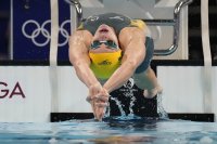 Кейли МакКион защити олимпийската си титла в плуването на 200 метра гръб в Париж