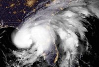 Ураган се насочва към Флорида
