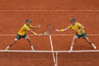 Австралийският тандем Матю Ебдън и Джон Пиърс се класира за финала на турнира по двойки в Париж