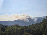 Хеликоптер на ВВС отново гаси в планината Славянка