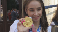 Олимпийската шампионка с ансамбъла по художествена гимнастика Стефани Кирякова подари свое трико на Олимпийския музей на МОК