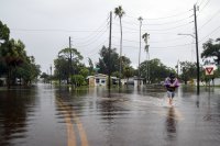 Четири жертви на бурята "Деби" във Флорида