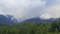 В планината Славянка продължава да гори, локализиран е пожарът над Сенокос