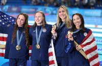 С нов световен рекорд женската щафета на САЩ стана олимпийски шампион в щафетното плуване на 4 по 100 съчетано