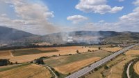 Локализиран е пожарът в близост до Бобошево