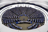 Европарламентът: Украйна трябва да може да нанася удари по легитимни военни цели в Русия