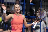 Цинвън Чжън се класира за полуфиналите на Финалния турнир на WTA