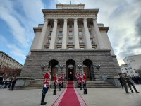 Новоизбраният 51-ви парламент започна работа, но не избра председател (СНИМКИ)