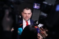 Пеевски подкрепя увеличението на заплатите в МВР и Военното министерство