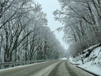 Pass of the Republic closed to traffic for a short time due to snowfall and stranded trucks