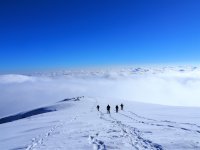 Валежите от дъжд и сняг продължават и днес